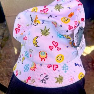 Zumiez lab sketchbook, white bucket hat